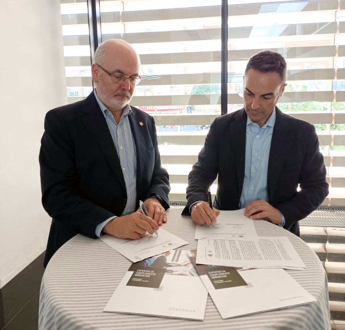 Acuerdo de colaboración entre el Colegio de Administradores de Fincas de Extremadura y Conversia